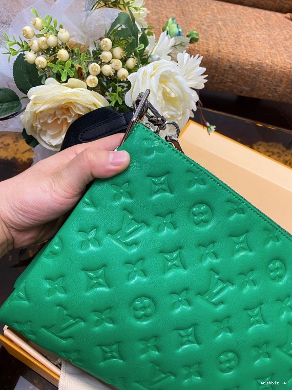 WIS LOUIS PM VUITTON COUSSIN 0128